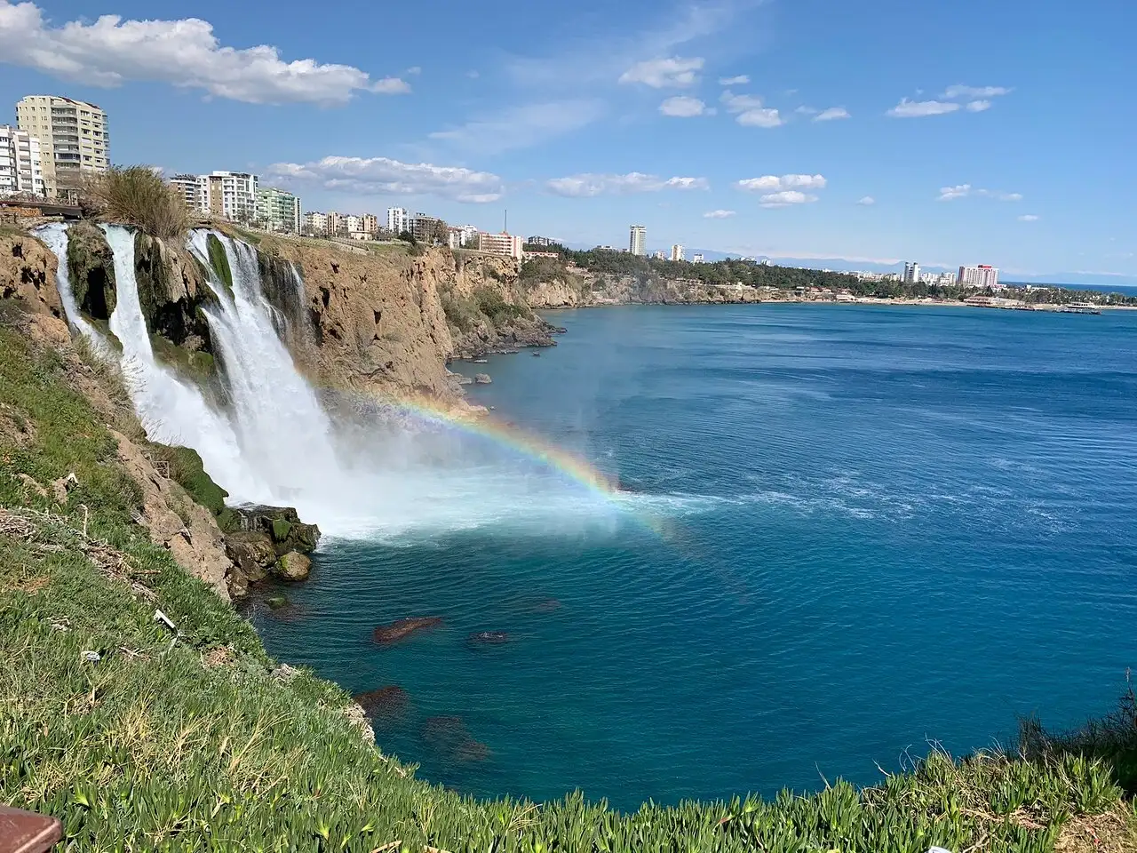 Odkryj Magię Morza Śródziemnego z Kızılot Tours & Kızılot Excursions!